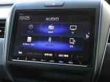 ナビゲーションは純正9インチメモリーナビ(VXM-207VFNi)を装着しております。AM、FM、CD、DVD再生、Bluetooth、音楽録音再生、フルセグTVがご使用いただけます。