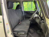 運転席シート廻りは使用感も少なく、良好な状態となっています。丁寧に使われていたことがよくわかりますね。