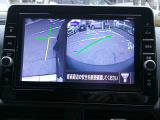 【アラウンドビューモニター】空から見下ろした映像がナビ画面にて確認可能です。駐車もラクラクですよ♪