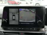 これが【アラウンドビューモニター】上空から見下ろしているかのような映像を映し出して、スムーズな駐車をアシスト