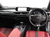 視認性の高さと美しさを兼ね備えたモーショングラフィックスによる先進のインターフェース。「F SPORT」専用アナログクロック(GPS時刻補正機能付)や専用アルミ製スポーツペダルなどが採用されています。