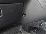 ちょっとした荷物がかけられるフック付き。
