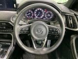 【純正革巻きステアリング】上質な革を使用することで、手にしっかり馴染みとても運転しやすいハンドルです♪