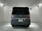 当社の車両には『安心して車選びをしていただくために』お支払い総額を表示しております。税金、自賠責保険料、登録費用、リサイクル料金が含まれており、県内登録及び届出で店頭納車の場合になります。