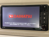 【純正ナビ】人気の純正ナビを装備しております。ナビの使いやすさはもちろん、オーディオ機能も充実!キャンプや旅行はもちろん、通勤や買い物など普段のドライブも楽しくなるはず♪
