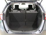フル乗車でもしっかり荷物を収納出来るラゲッジスペースです。