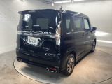 スライドドアなら狭い駐車場でもドアをぶつける心配がありません。ステップが低く乗り降りもしやすいです。