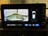 リバースギアに入れるだけで後方の表示へ切り替わります。夜間や雨の日の駐車も楽になりますよ。