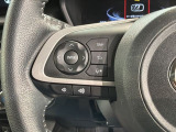 ステアリングにオーディオ操作スイッチが付いています。オーディオ画面に直接タッチしなくても操作が出来ますので、運転に集中できます。