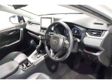 運転席から見たインパネ周りです。シートからはメーターはもちろん、広く周りを見渡せるフロントウィンド&インパネはリラックスして運転に集中することが出来ます!