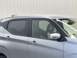 プラスチックバイザーがない分デザインもすっきり★洗車の時の窓拭きもラクラクです!