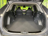 後席を格納すると、これだけの広さが!シーンに合わせたシートアレンジで、大きな荷物も積むことが出来ます♪