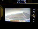 【バックカメラ】バックカメラ装着車です。バックする時に、後方の様子をナビ画面に表示します!慣れない駐車場での駐車や、せまい場所での車庫入れの時も、安全確認OK!思いがけずコツン!なんて事も防げますヨ