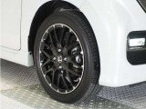 認定中古車では、厳しいHonda認定基準をクリアした厳選されたHonda認定中古車のみ、取り扱っております。「ご購入前の安心」「納車後の信頼」を車両と一緒に提供しております。