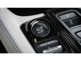 「Honda S+ Shift」を搭載。ドライブフィール、サウンド、ビジュアル。五感とクルマが一体化し、繊細なアクセル操作がタイヤに直接伝わるような感動のスポーツ体験ができます。