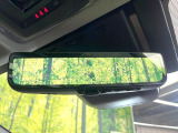 【デジタルインナーミラー】後席の大きな荷物や同乗者で後方が確認しづらい時でも安心!カメラが撮影した車両後方の映像をルームミラー内に表示。クリアな視界で状況の確認が可能です!