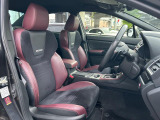 【RECARO製シート】人間工学に基づいた面圧分布によって腰への負担や長時間運転時の疲労発生を軽減☆一目でレカロとわかるスポーティなルックスが特徴です。