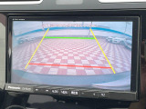 【バックカメラ】駐車時に後方がリアルタイム映像で確認できます。大型商業施設や立体駐車場での駐車時や、夜間のバック時に大活躍!運転スキルに関わらず、今や必須となった装備のひとつです!