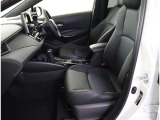 高いホールド性で運転姿勢が安定します。長距離ドライブでも疲れにくいのが魅力です。快適なドライビングライフをお送りください♪