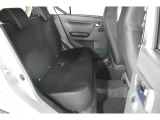 シンプルで機能的な運転席まわり。車を操作することを重視したインテリア。