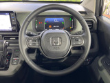 【純正革巻きステアリング】上質な革を使用することで、手にしっかり馴染みとても運転しやすいハンドルです♪