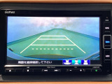 【バックカメラ】運転が苦手な方も車庫入れラクラクです!ギアをリバースに入れれば自動的に切り換わりますので、面倒な操作は不要です♪狭い駐車場もお車を傷つけず安心ですね!