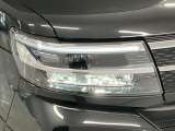 【LEDヘッドライト】現代の主流のライト。明るい光が瞬時に立ち上がり、必要な場所を均一に照らします。寿命も長く省エネで、スタイリッシュなデザインです♪