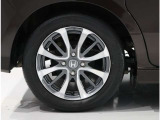 ◆純正のアルミホイールです!純正のいいところは車のデザインに合わせてアルミもデザインされていますので、相性がよく見た目も格好いいです。走行安定性も優れていますよ!◆
