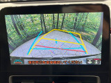 【バックカメラ】駐車時に後方がリアルタイム映像で確認できます。大型商業施設や立体駐車場での駐車時や、夜間のバック時に大活躍!運転スキルに関わらず、今や必須となった装備のひとつです!
