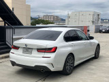 BMWのお車は、&ldquo;駆け抜ける歓び&rdquo;を体現しております。走行の安定性とコーナリングの良さを追求し、思い通りにハンドルの操作可能です。