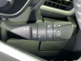【オートライト】車外の明るさに応じて、自動的にライトの点灯・消灯をしてくれます。