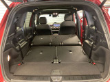 当店でお車をご購入のお客様はオーナー様専用保険「メルセデス・ベンツ保険」にご加入頂けます。飛来物によるフロントガラス破損やパンクによるタイヤ交換の際に、修理費用の一部をお支払いしております。
