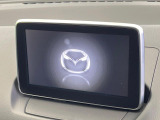 【マツダコネクトナビ】車内の雰囲気にマッチした一体型タイプのナビ。各種車輌設定やBluetooth再生等、様々な機能が楽しめます。直感的なダイヤル操作が可能で、使い勝手も良好です。