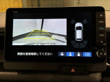 リバースギアに入れるだけで後方の表示へ切り替わります。夜間や雨の日の駐車も楽になりますよ。