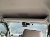 運転席上部にも便利な収納がございますので、普段使いやお仕事にも!