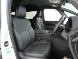長時間の運転でも疲れにくいシートです。