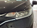 LEDヘッドライトは、点灯の瞬間から最大光量を発揮し、突然暗くなるトンネルなどでの安定感を高めます。