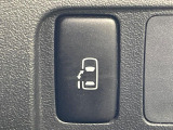 【パワースライドドア】スマートキーや運転席のスイッチでスライドドアの開閉が可能♪電動だから力を入れてドアを開ける必要が無く、小さいお子様でも、重い荷物を持っている時もラクに開け閉めできます♪