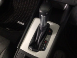 オートマチックシフトレバーは、手になじみ操作しやすい形状で安全運転にもつながります♪