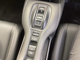 ワンアクションでスムーズな運転を支援する、エレクトリックギアセレクターに、パーキングブレーキは、電子制御パーキングブレーキです。