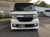お客様に安全で快適なカーライフをお送りいただくために、中古車にも高いレベルの品質基準を設け、その基準に従って、全ての中古車について納車前整備を実施しています。