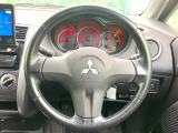 【純正革巻きステアリング】上質な革を使用することで、手にしっかり馴染みとても運転しやすいハンドルです♪