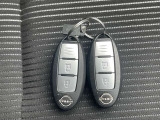インテリジェントキーは、カギを取り出さずに、開施錠・エンジン始動が可能です。