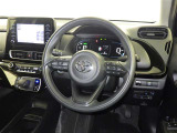 運転席まわりです。 各操作スイッチは使いやすい位置に配置されてます。