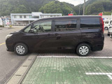 左側は電動スライドドアになってます!