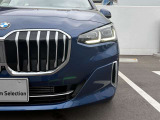 また、BMW正規認定中古車は、エマージェンシーサービスが自動付帯。24時間365日、皆様のカーライフをサポート致します。確かな安心のうえで、「駆けぬける歓び」をご堪能ください。