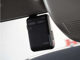 ◆ドライブレコーダー◆映像・音声などを記録する自動車用の装置です。 もしもの事故の際の記録はもちろん、旅行の際の思い出としてドライブの映像を楽しむことができます。