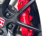 【ブレンボ製キャリパー】ハイパワー車両には強力なブレーキが必須!世界のスーパーカーにも採用されるイタリアの高級メーカー「ブレンボ」を装着!色鮮やかなキャリパーがスポーティな印象を引き立てます♪