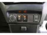 シートヒーターは、エアコンで車内を温めるよりも早くシートが温まるので、寒い季節も快適になります。
