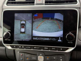 駐停車には便利なアラウンドビューモニター搭載。サイドモニターの切り替えも可能です。